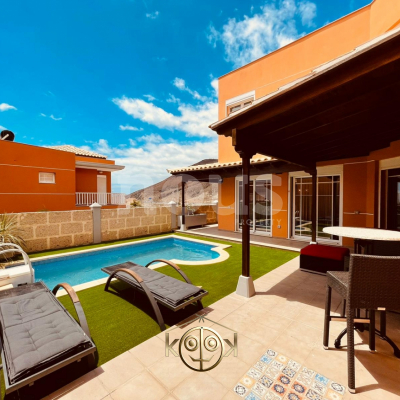 VILLA for sale in Los Cristianos